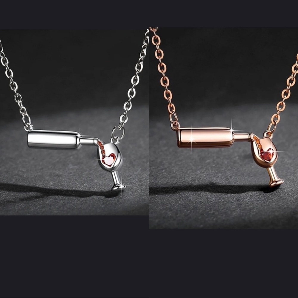 Bar necklace wine bottle style!🍷